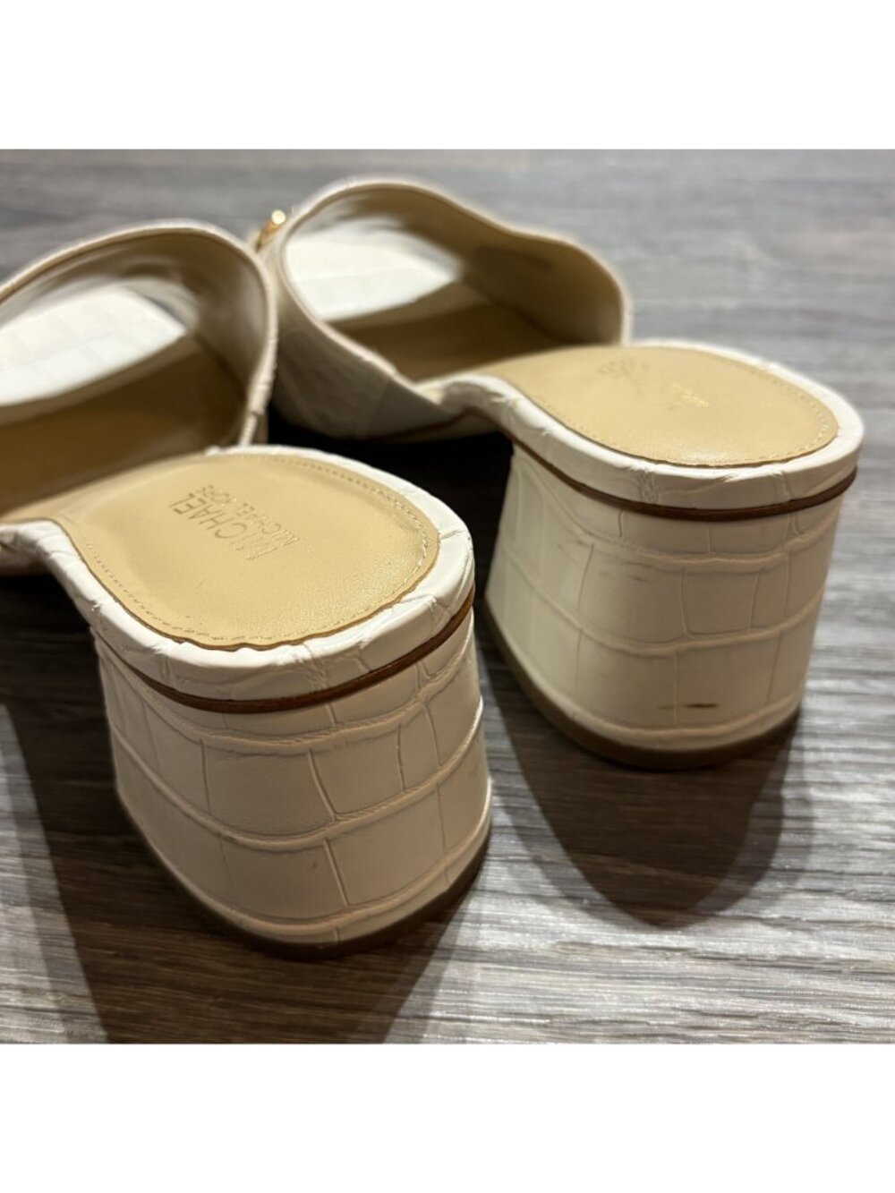 Michael Kors Size 7 Cream Croc Embossed Block Heel Slide Sandals Gold Hardware - Picture 4 of 12